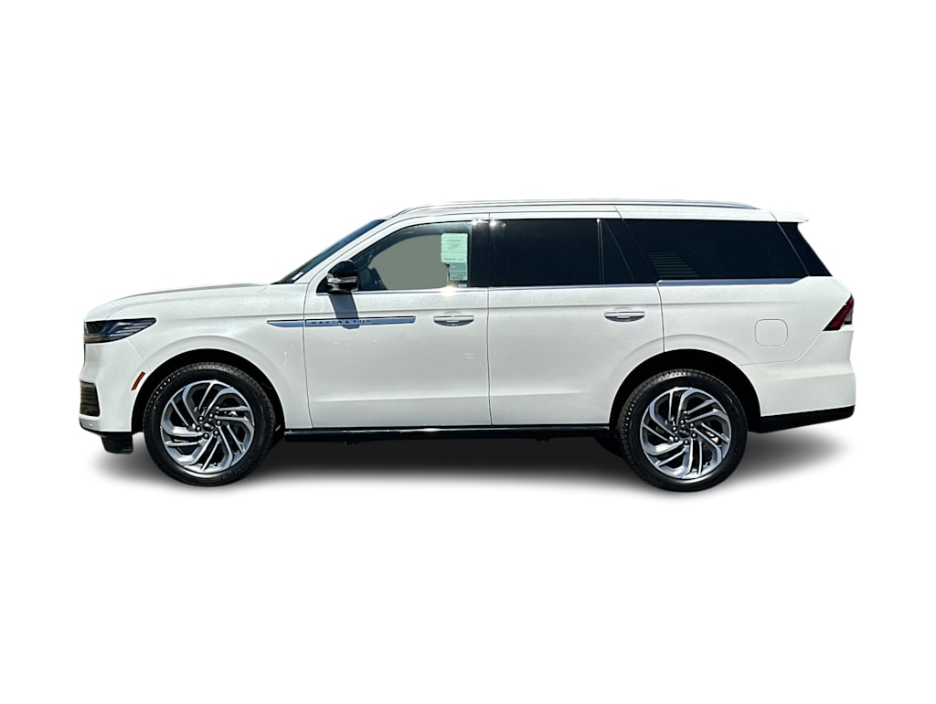 Thumbnail: 2026 Lincoln Navigator - 3