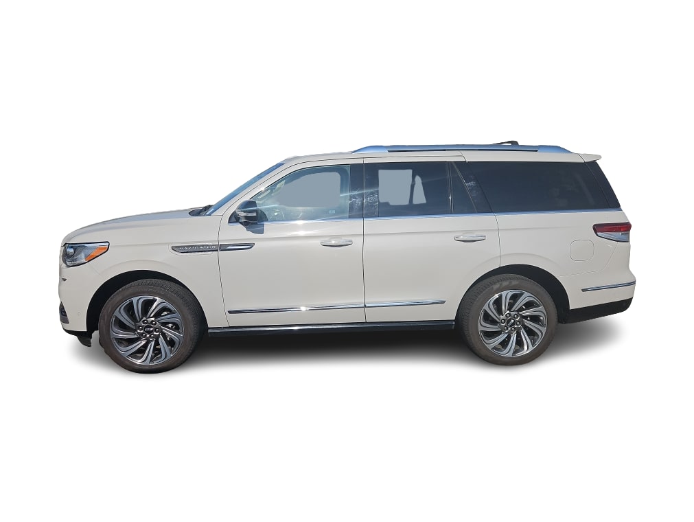 Thumbnail: 2023 Lincoln Navigator - 3