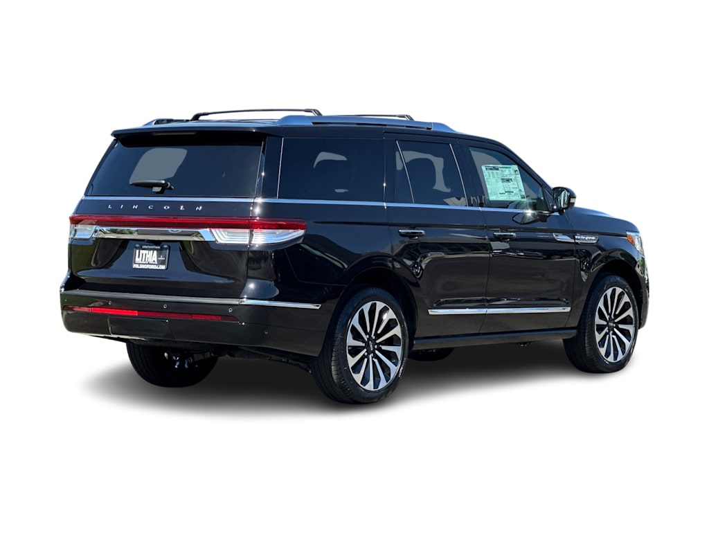 Thumbnail: 2024 Lincoln Navigator - 17