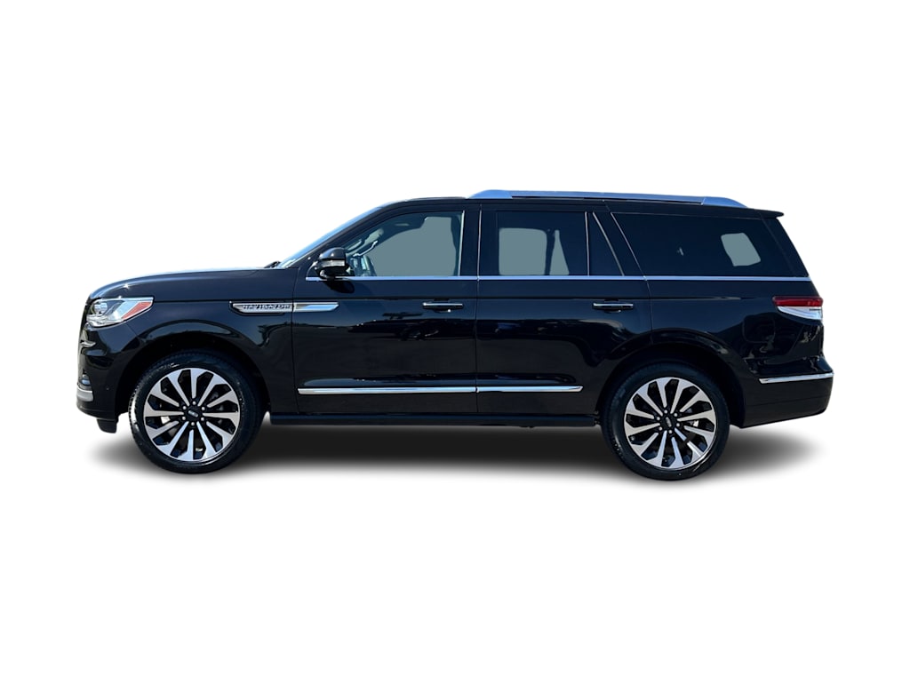 Thumbnail: 2024 Lincoln Navigator - 3