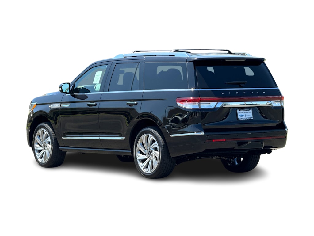 Thumbnail: 2024 Lincoln Navigator - 4