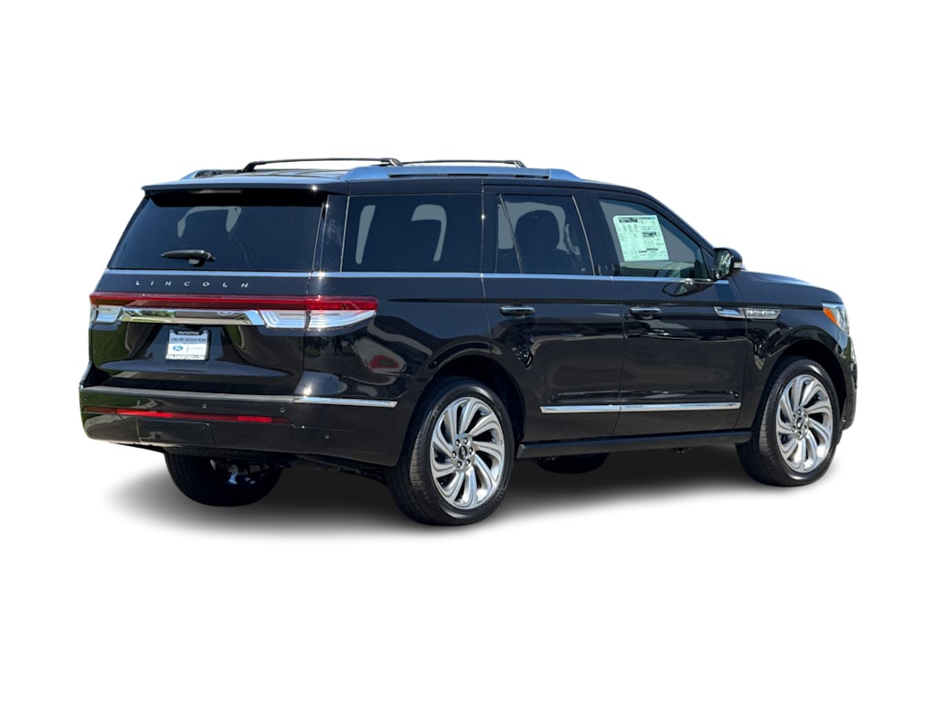 Thumbnail: 2024 Lincoln Navigator - 17