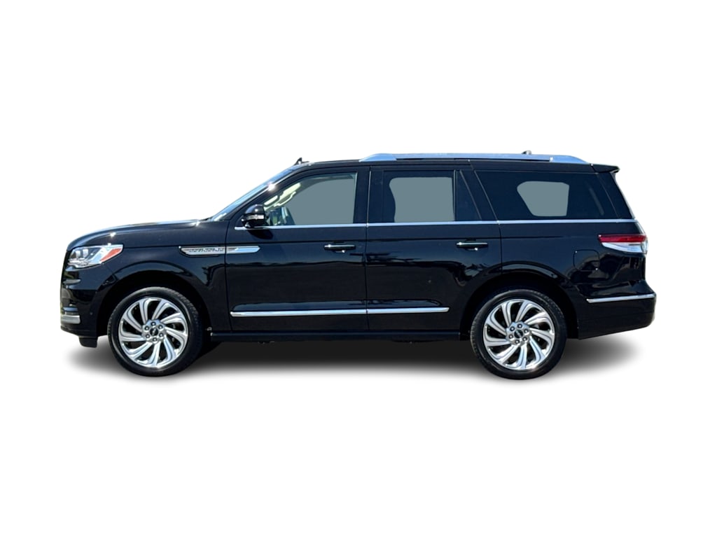 Thumbnail: 2024 Lincoln Navigator - 3