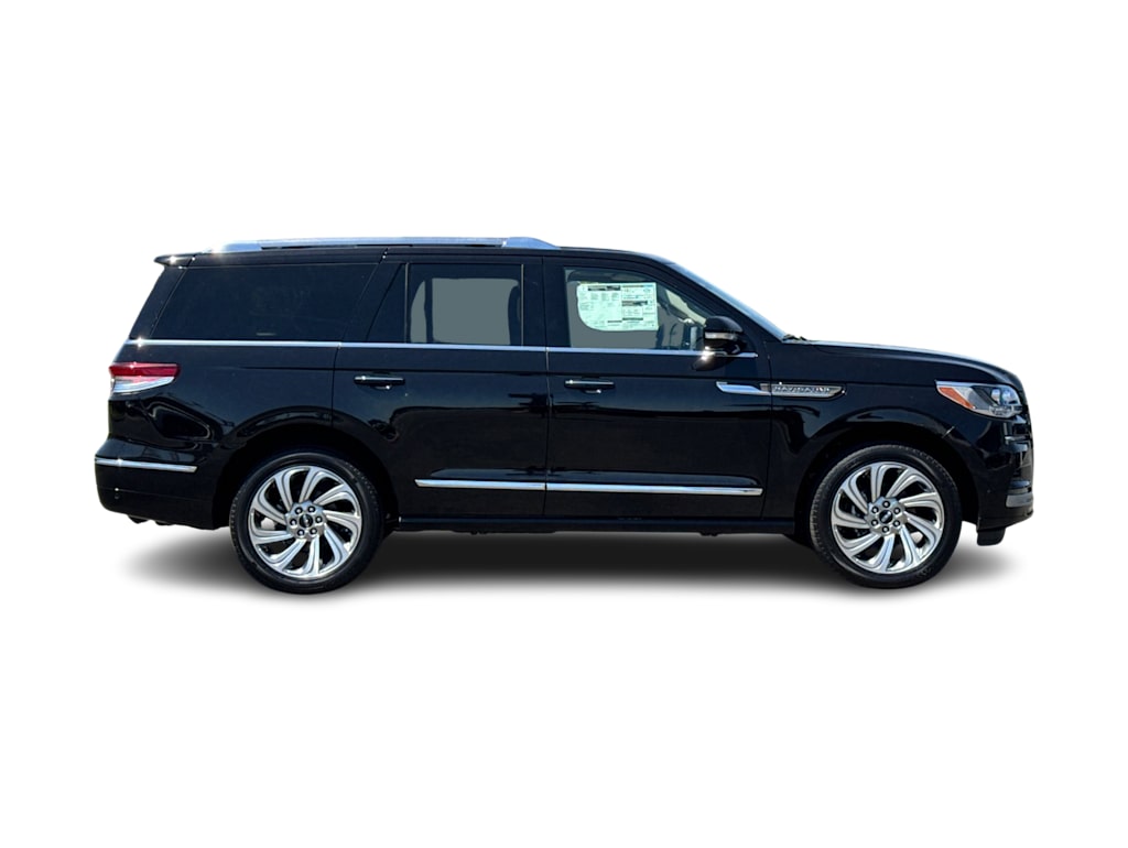Thumbnail: 2024 Lincoln Navigator - 18