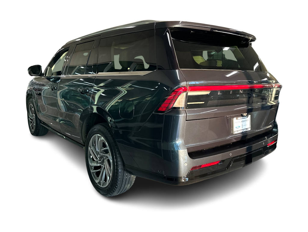 Thumbnail: 2025 Lincoln Navigator - 3