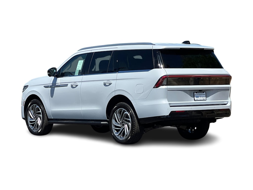 Thumbnail: 2026 Lincoln Navigator - 4
