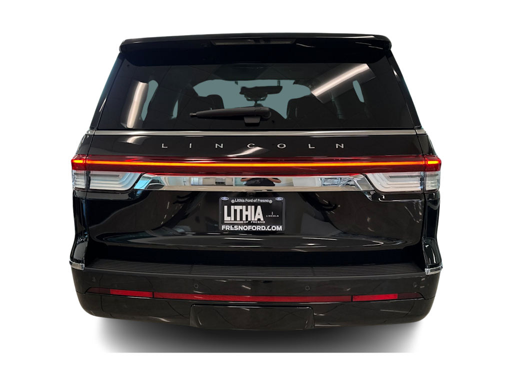 Thumbnail: 2024 Lincoln Navigator L - 4