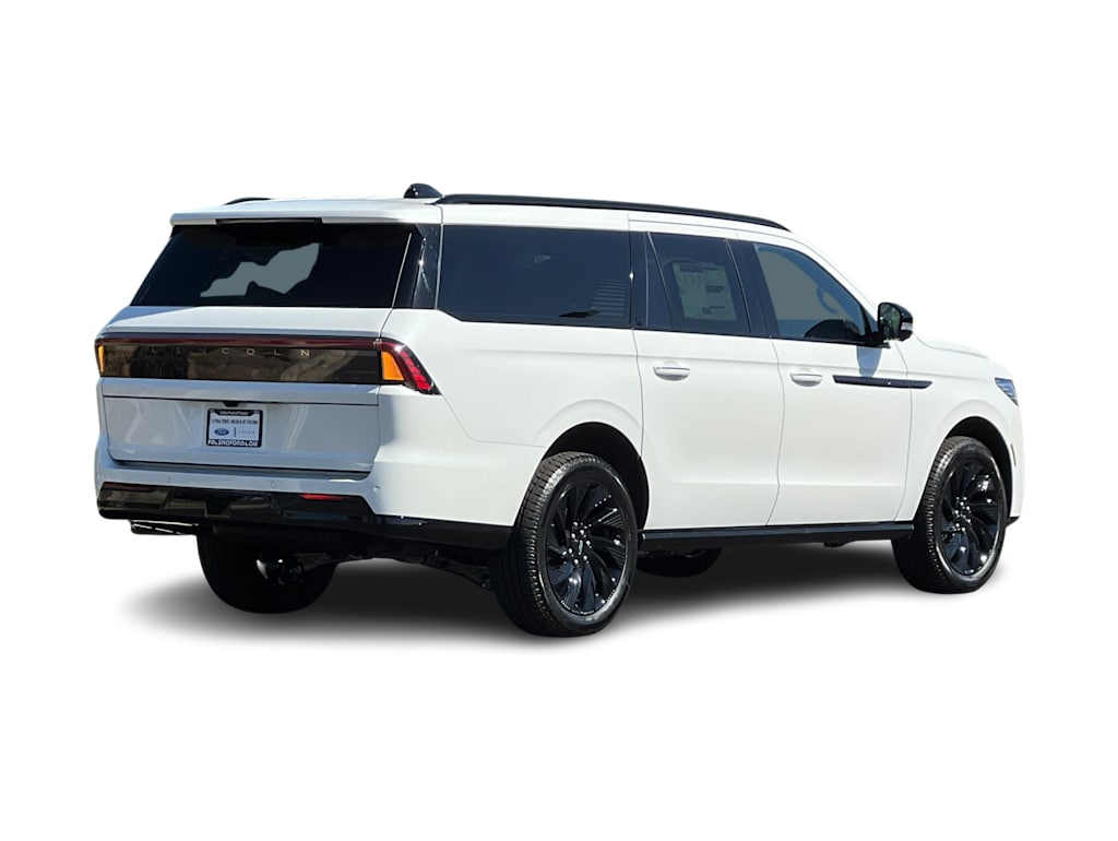 Thumbnail: 2026 Lincoln Navigator L - 17