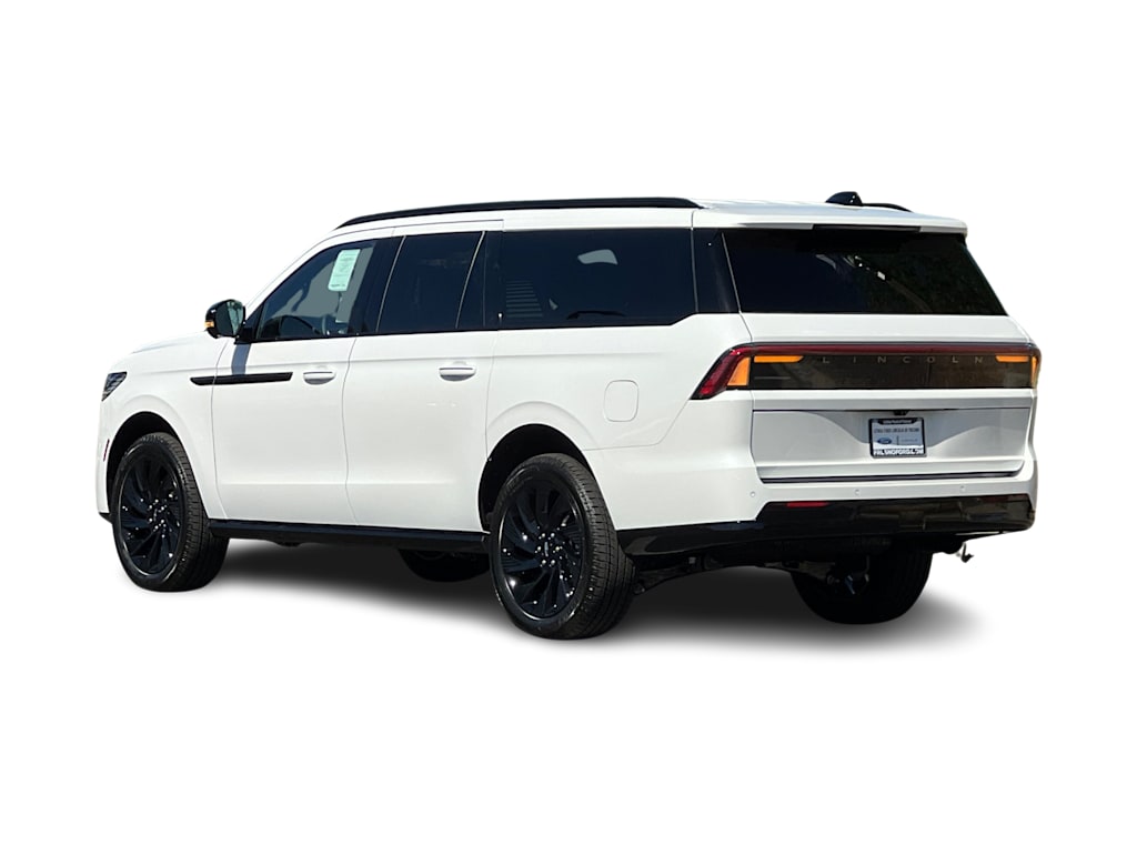 Thumbnail: 2026 Lincoln Navigator L - 4