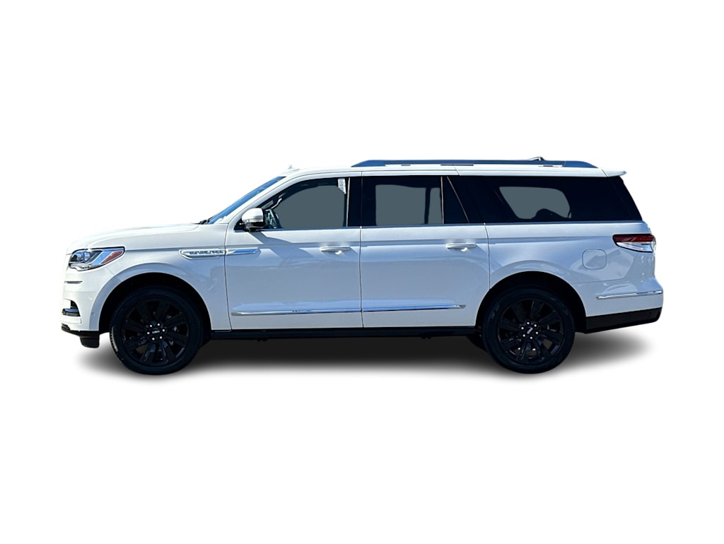 Thumbnail: 2024 Lincoln Navigator L - 3