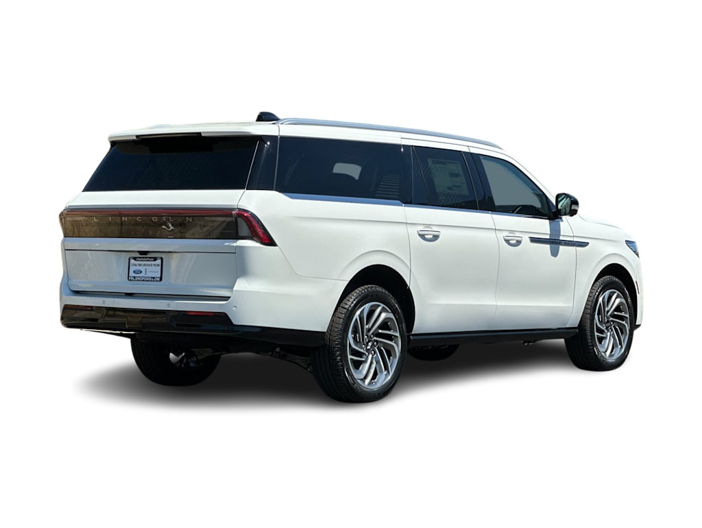 Thumbnail: 2026 Lincoln Navigator L - 16