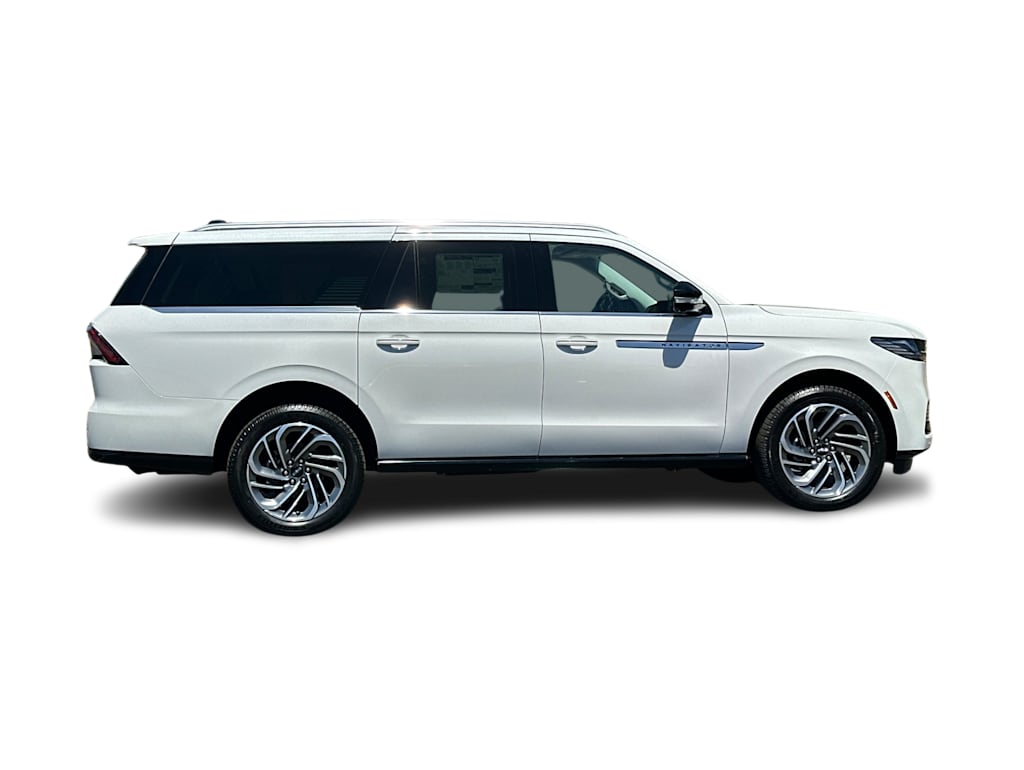 Thumbnail: 2026 Lincoln Navigator L - 18