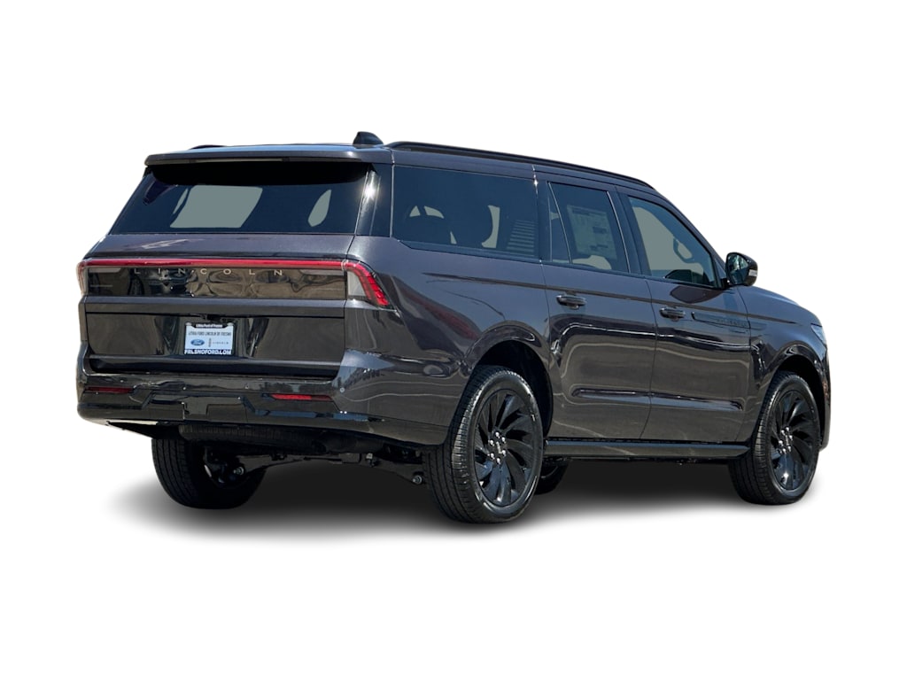 Thumbnail: 2026 Lincoln Navigator L - 16