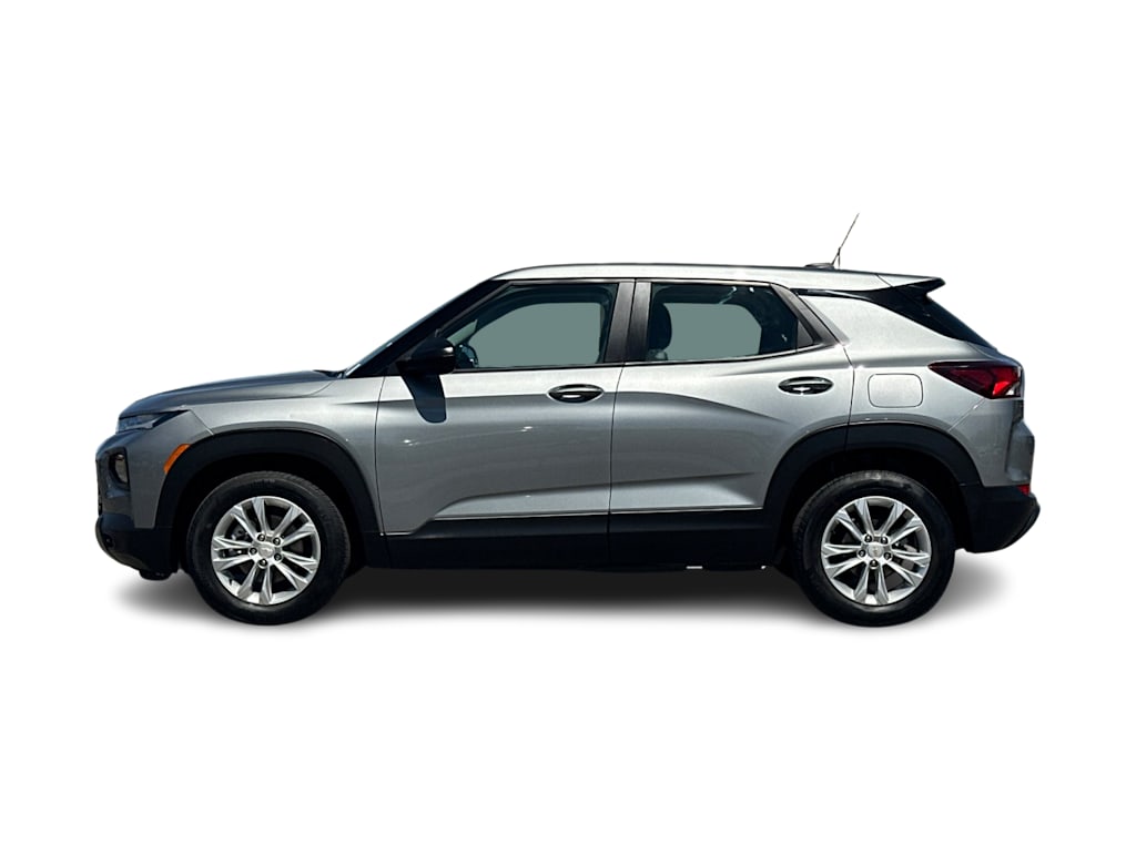Thumbnail: 2023 Chevrolet TrailBlazer - 3