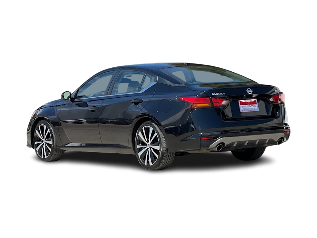 2022 Nissan Altima SR 4