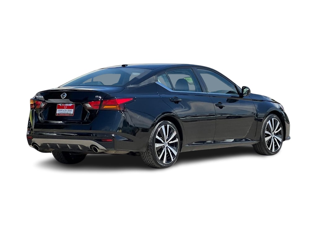 2022 Nissan Altima SR 15