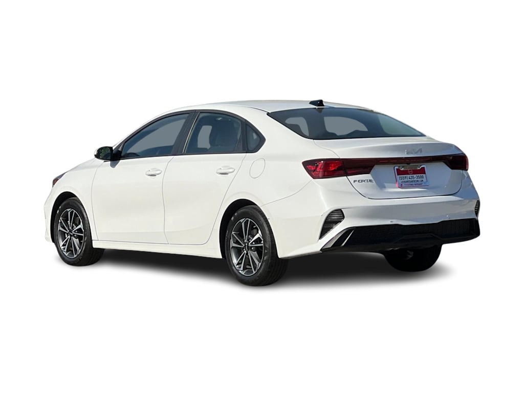 2024 Kia Forte LXS 4
