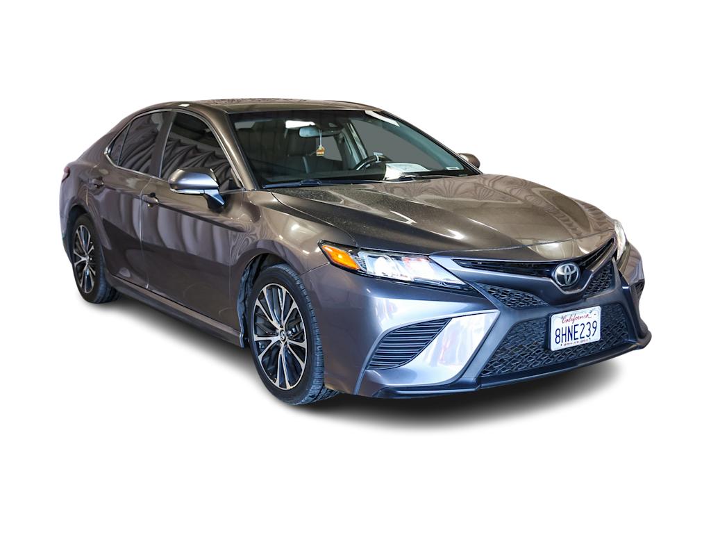 2019 Toyota Camry SE 17