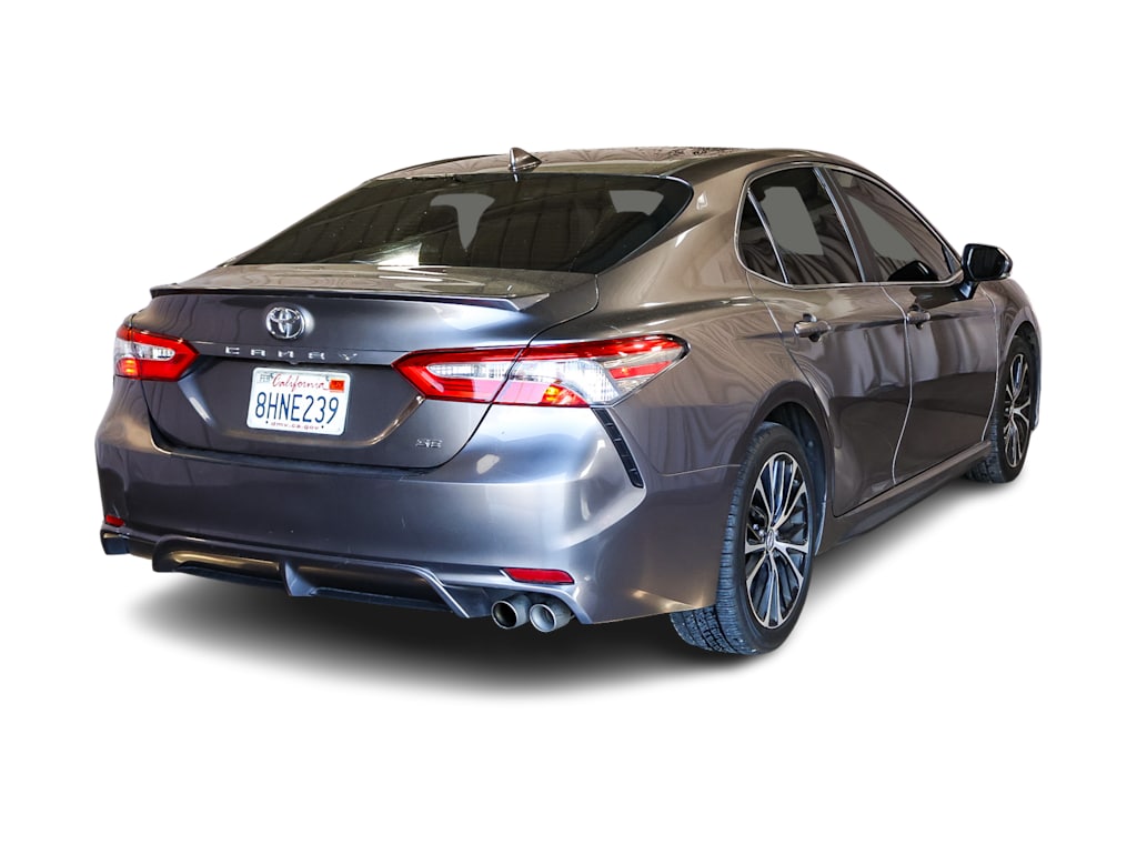 2019 Toyota Camry SE 16