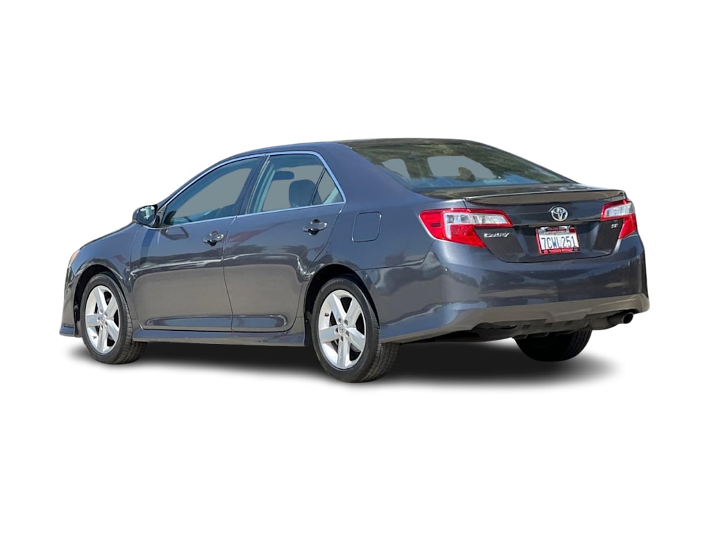 2014 Toyota Camry SE 4