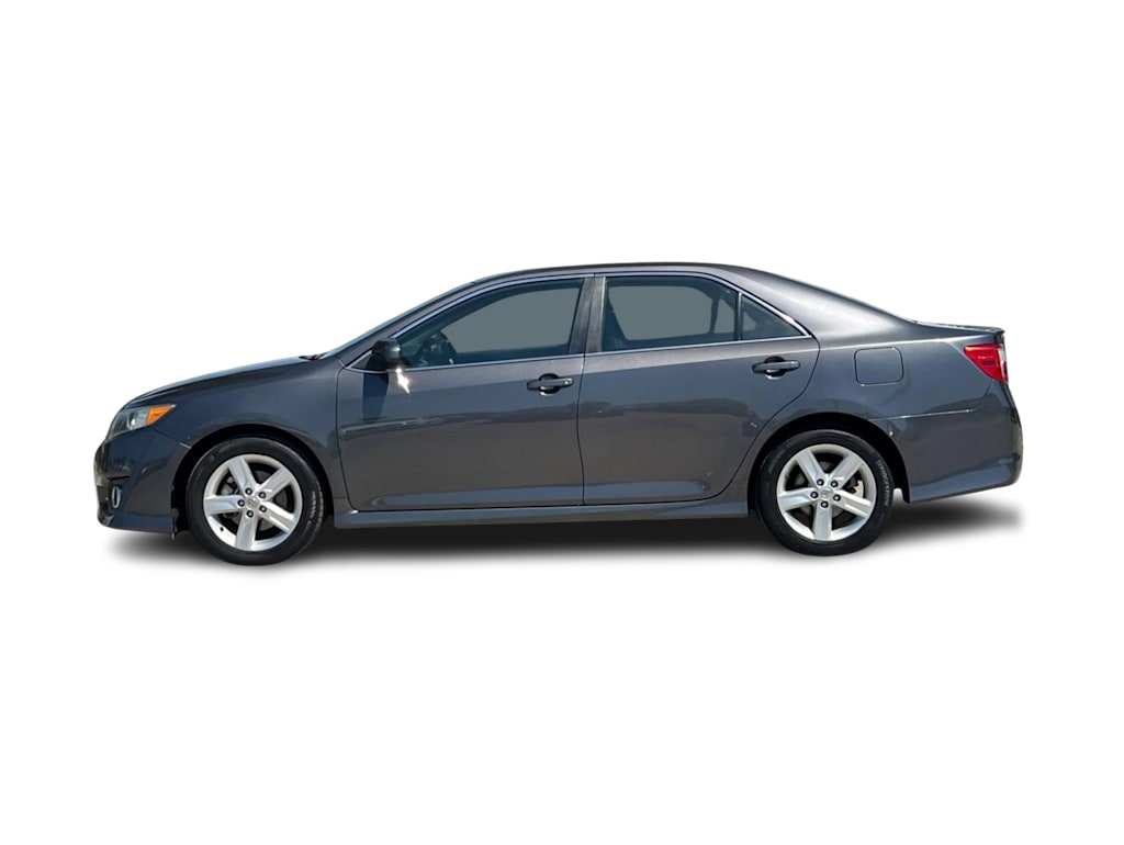2014 Toyota Camry SE 3