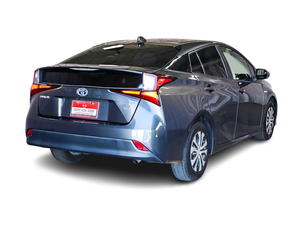 2021 Toyota Prius L Eco 18