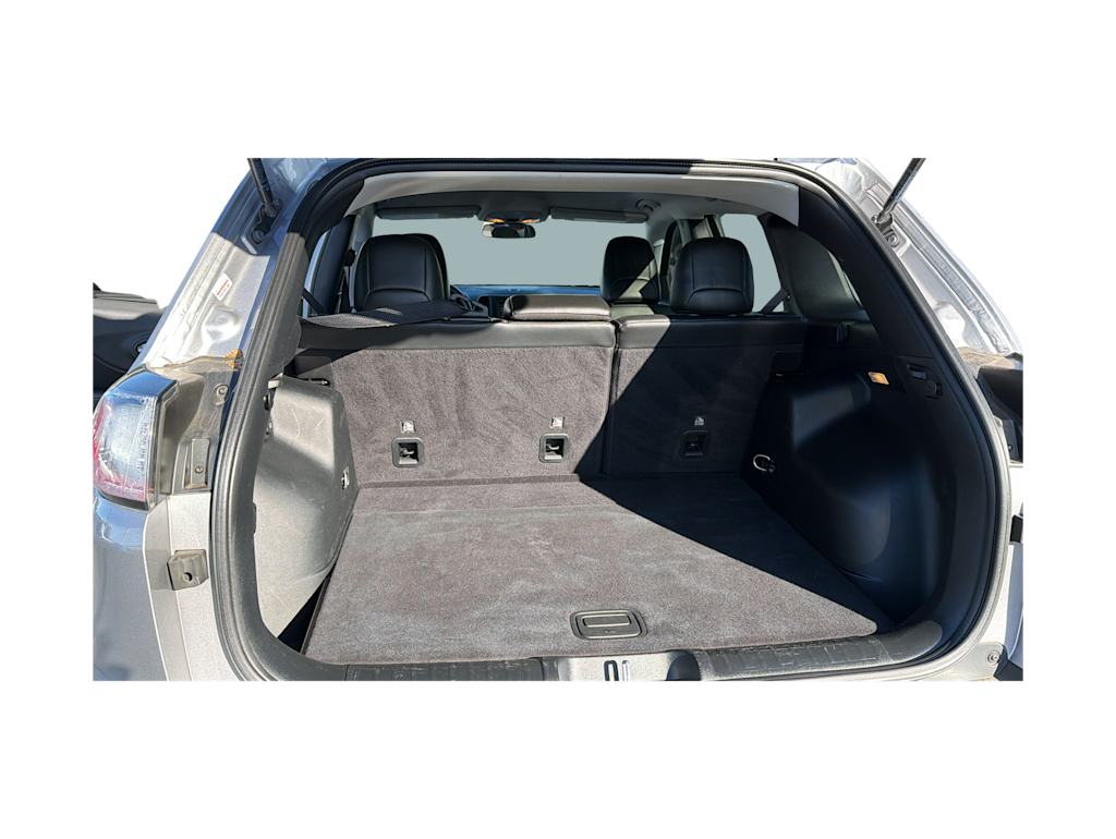 Thumbnail: 2020 Jeep Cherokee - 16