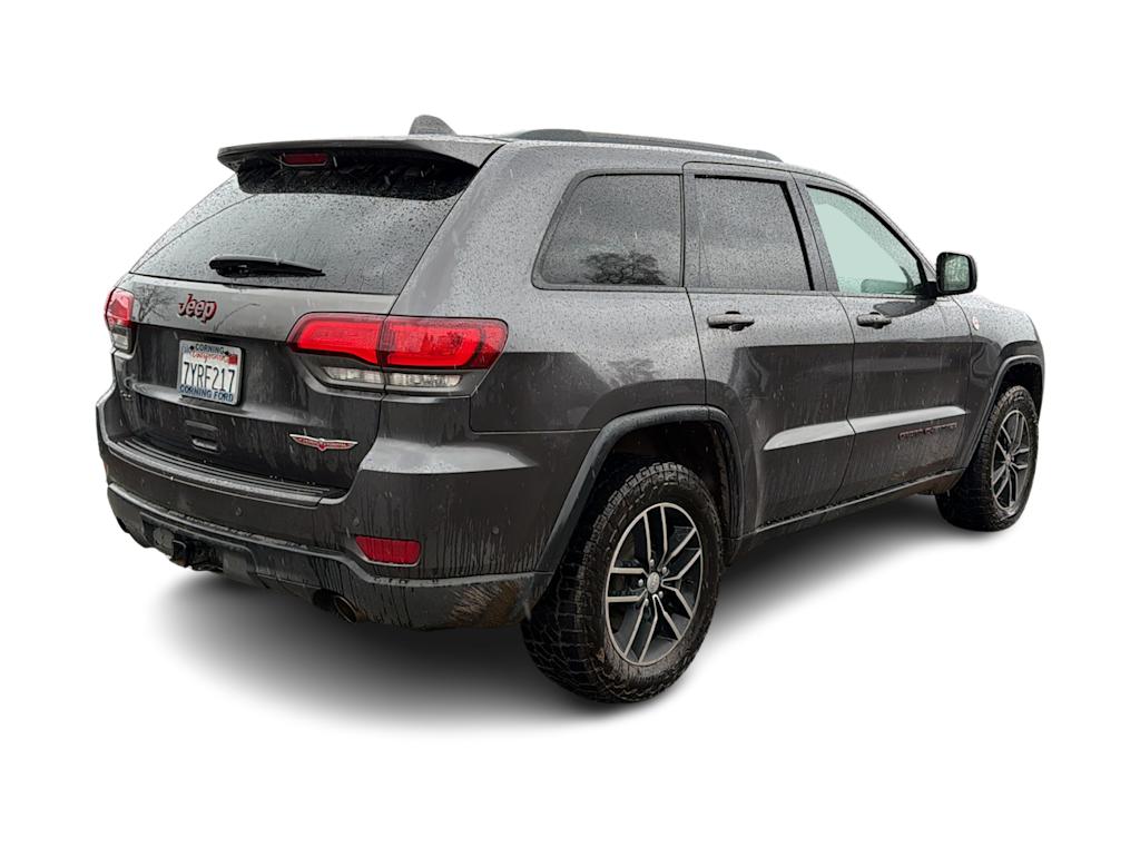 Thumbnail: 2017 Jeep Grand Cherokee - 16