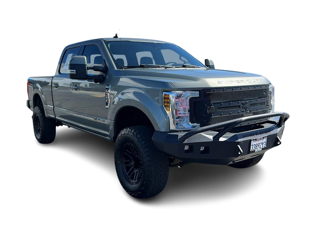 2019 Ford F-350 Lariat 19