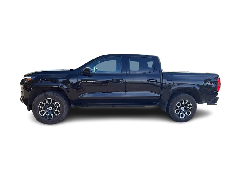 Thumbnail: 2023 Chevrolet Colorado - 3