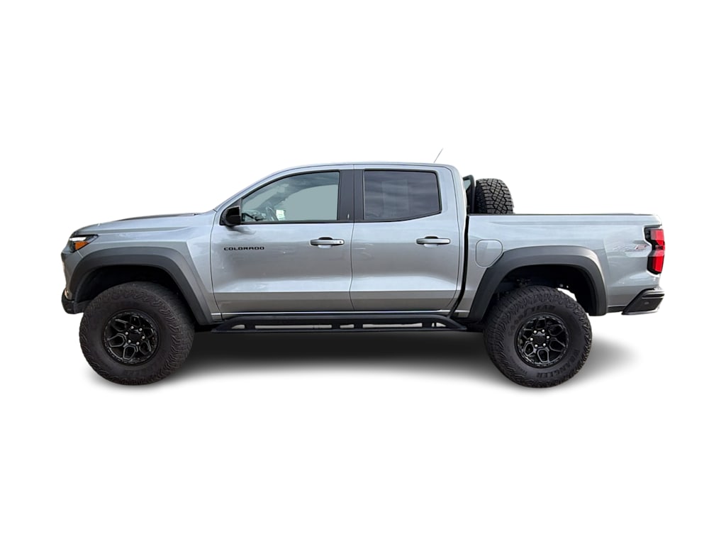 Thumbnail: 2024 Chevrolet Colorado - 3