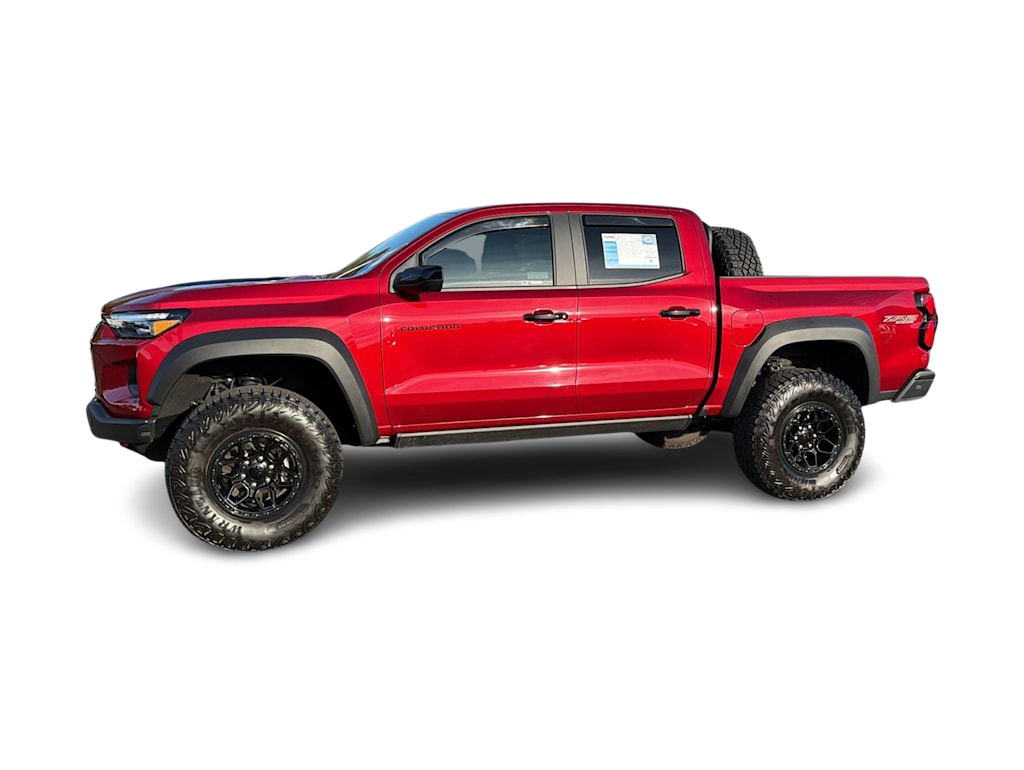 Thumbnail: 2024 Chevrolet Colorado - 3