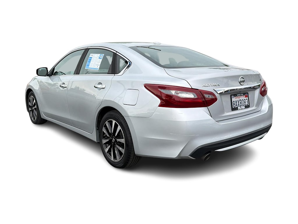 Thumbnail: 2018 Nissan Altima - 4