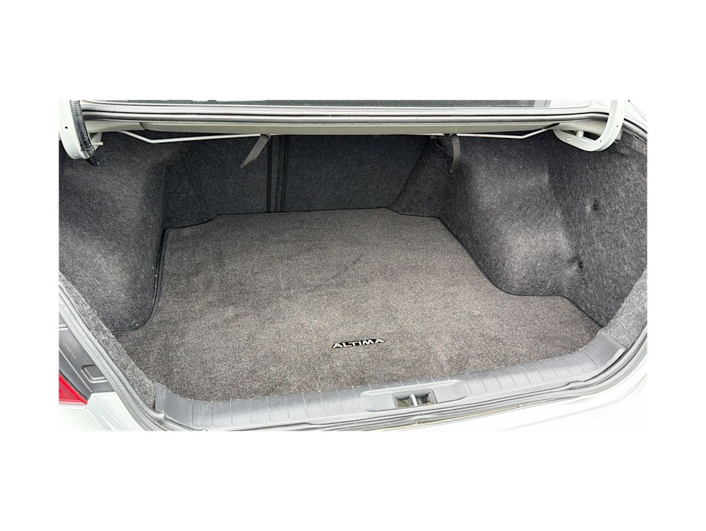 Thumbnail: 2018 Nissan Altima - 16