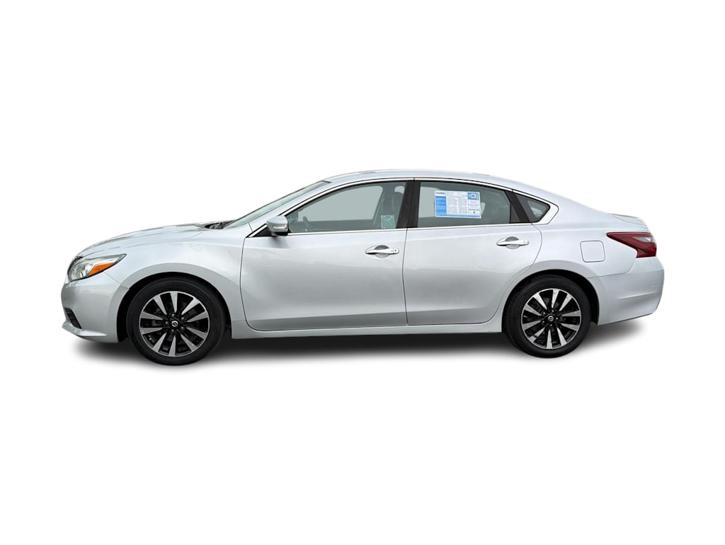Thumbnail: 2018 Nissan Altima - 3