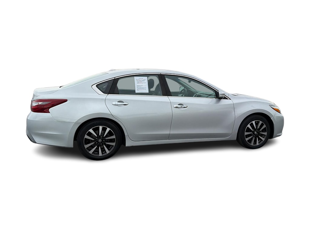 Thumbnail: 2018 Nissan Altima - 20