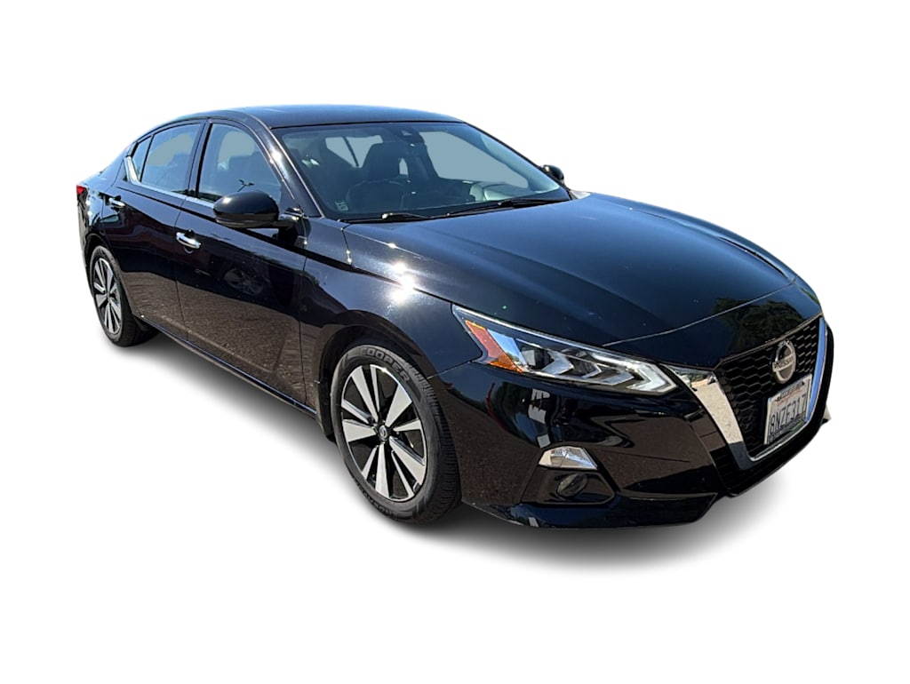 Thumbnail: 2019 Nissan Altima - 16