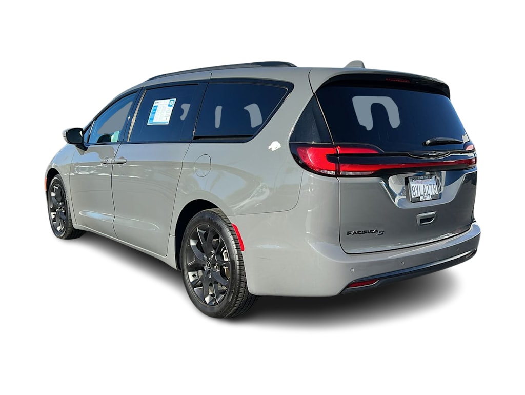 Thumbnail: 2021 Chrysler Pacifica - 4