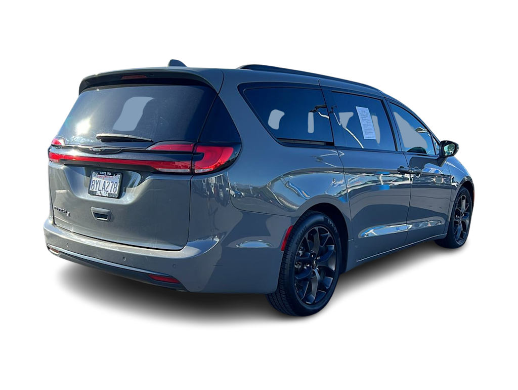 Thumbnail: 2021 Chrysler Pacifica - 22