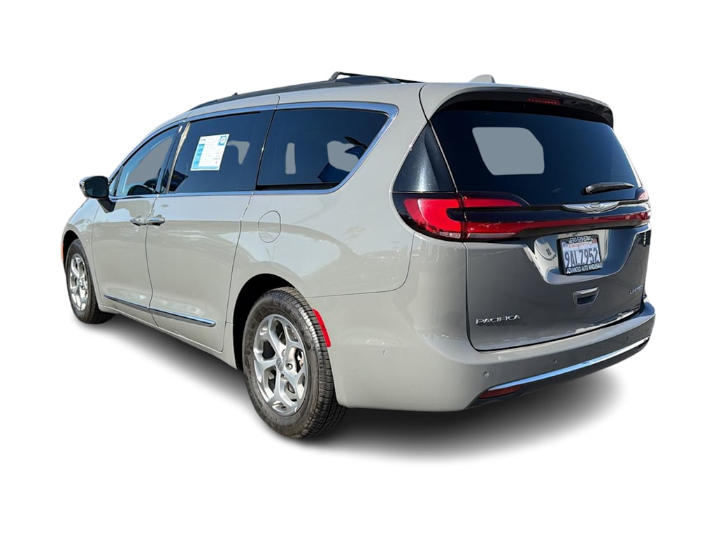 Thumbnail: 2022 Chrysler Pacifica - 4