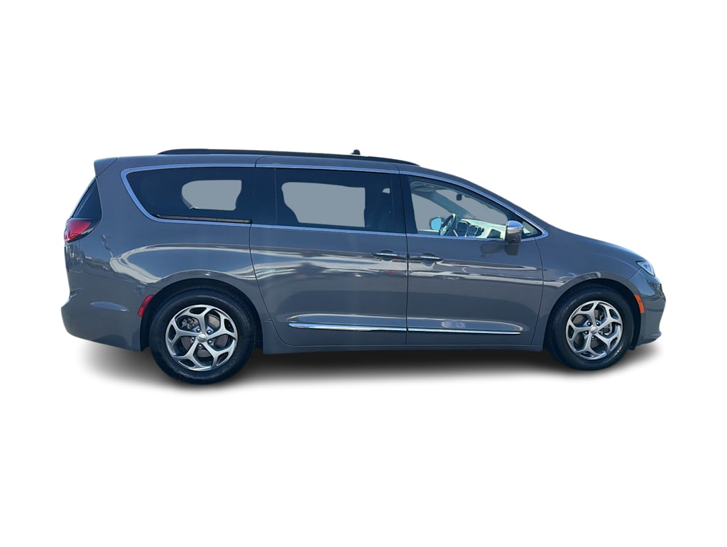 Thumbnail: 2022 Chrysler Pacifica - 22