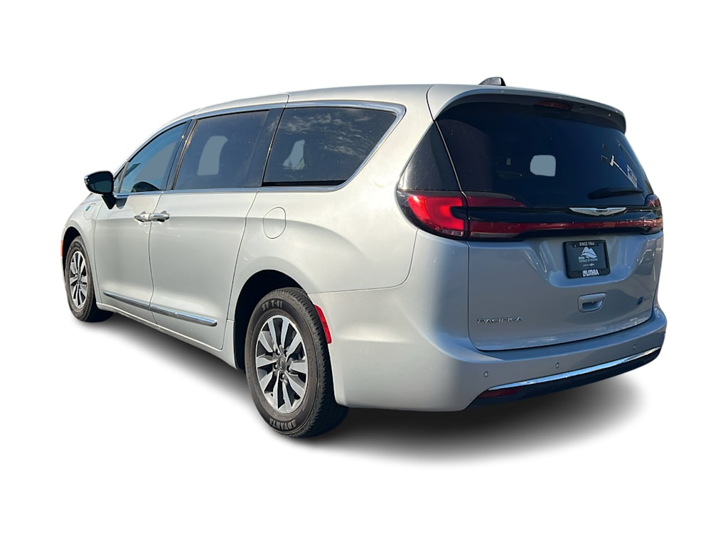Thumbnail: 2023 Chrysler Pacifica - 4