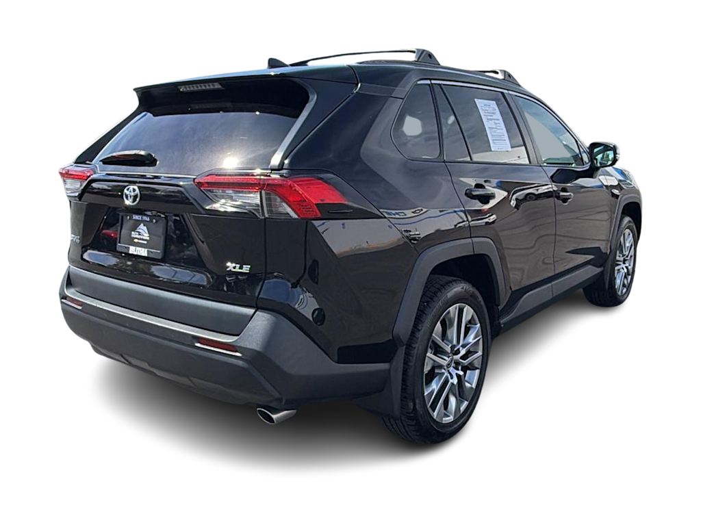 Thumbnail: 2023 Toyota RAV4 - 22