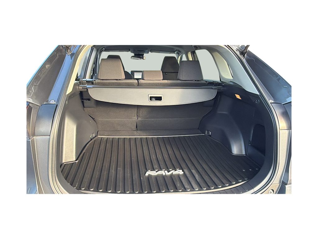 Thumbnail: 2021 Toyota RAV4 - 17