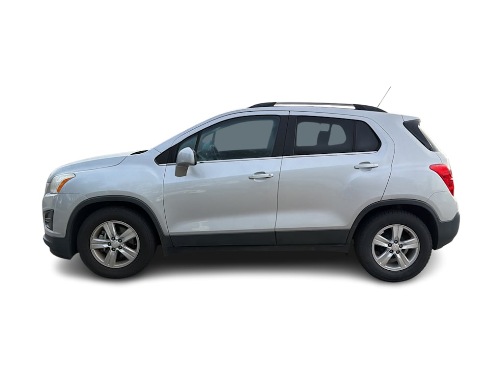 Thumbnail: 2016 Chevrolet Trax - 3