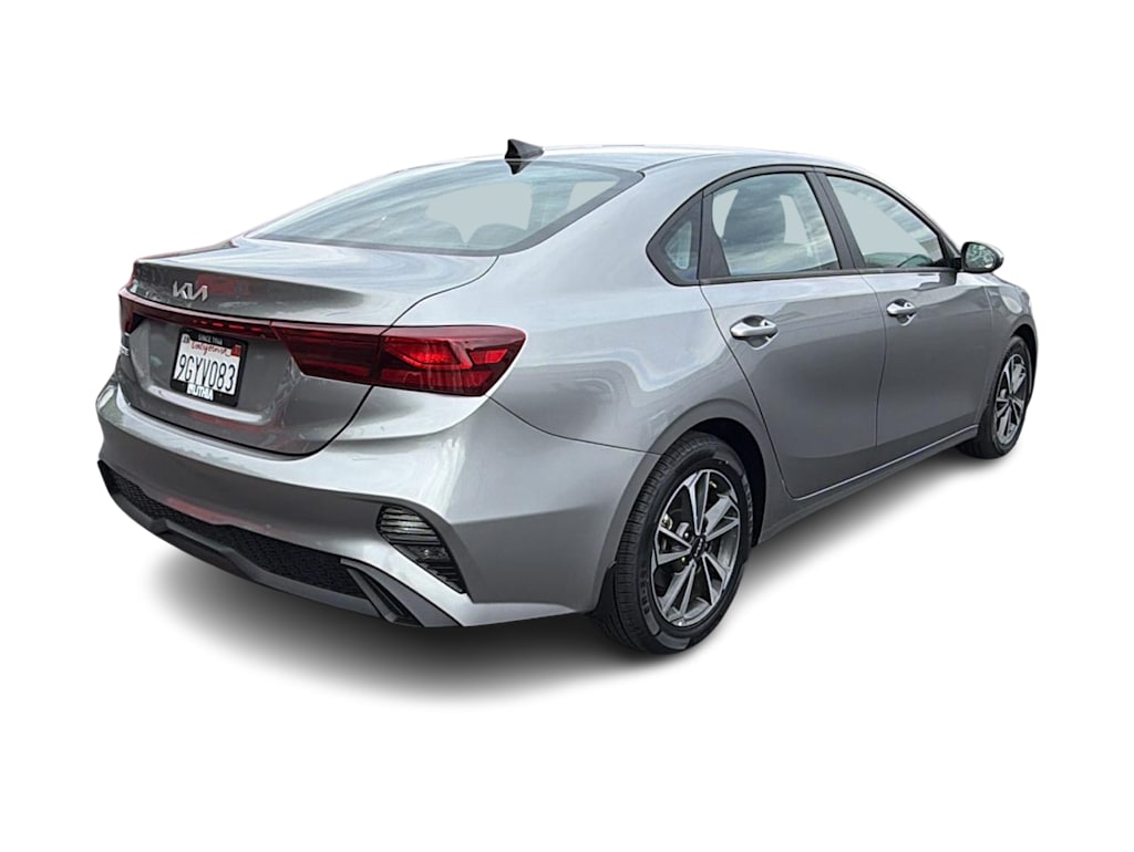 Thumbnail: 2023 Kia Forte - 21