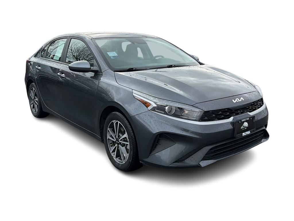 Thumbnail: 2023 Kia Forte - 18