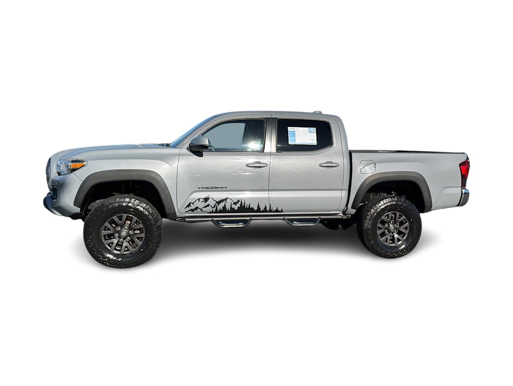 Thumbnail: 2020 Toyota Tacoma - 3