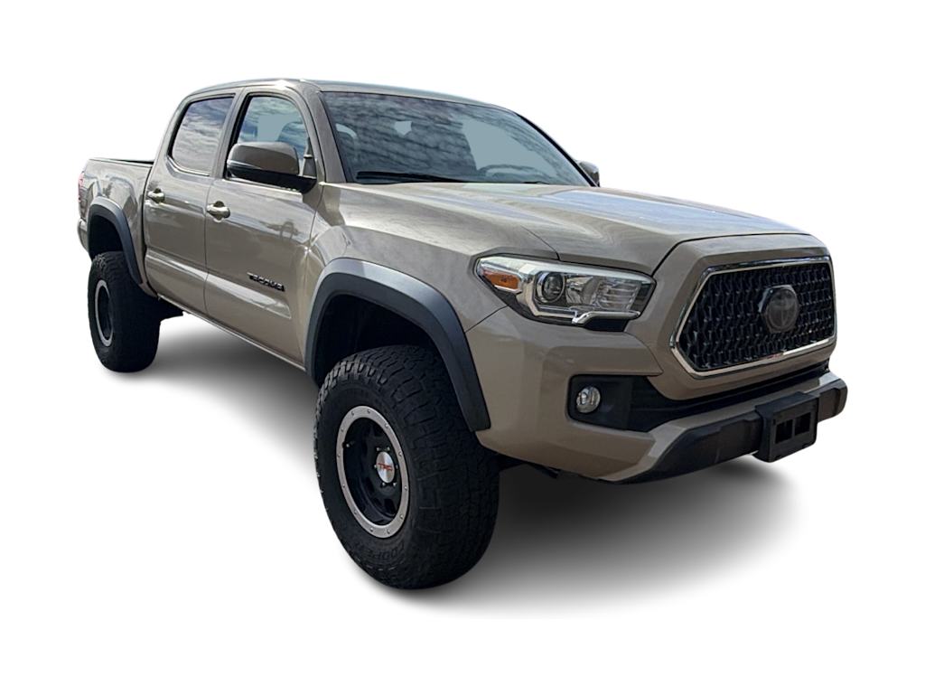 Thumbnail: 2018 Toyota Tacoma - 9