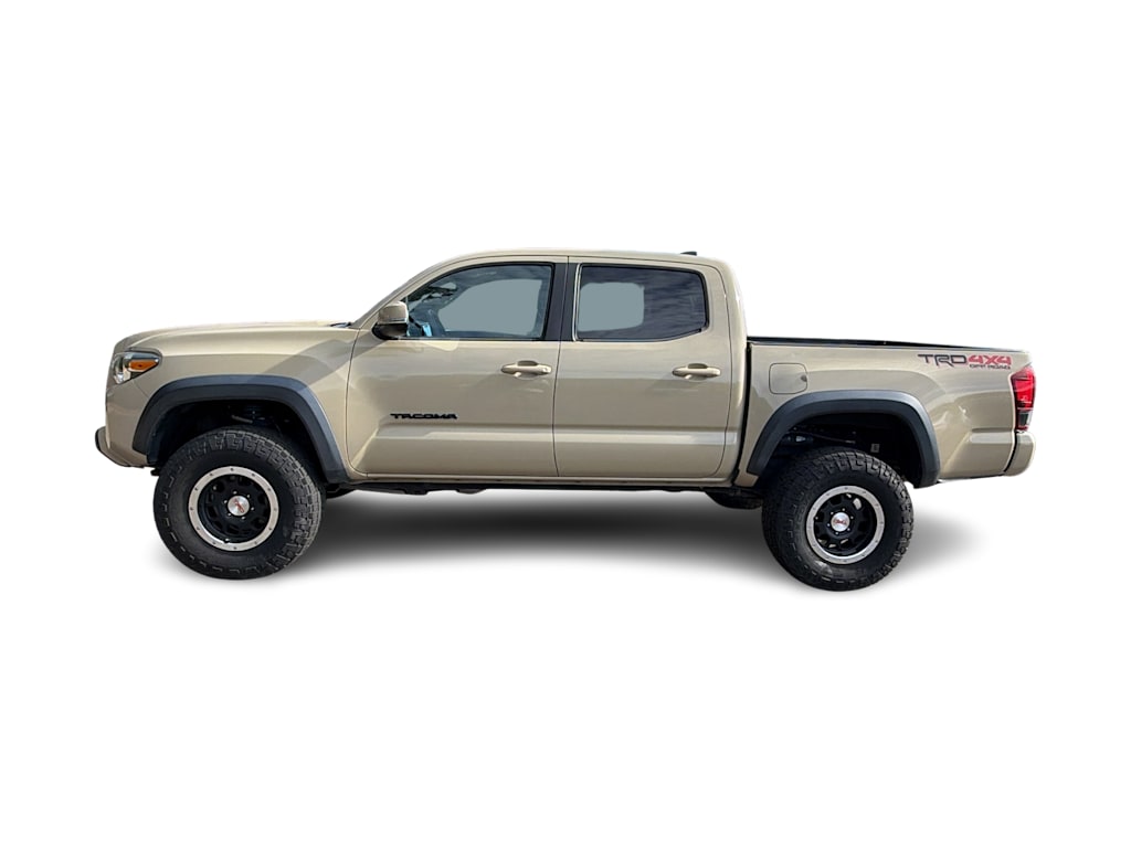 Thumbnail: 2018 Toyota Tacoma - 3